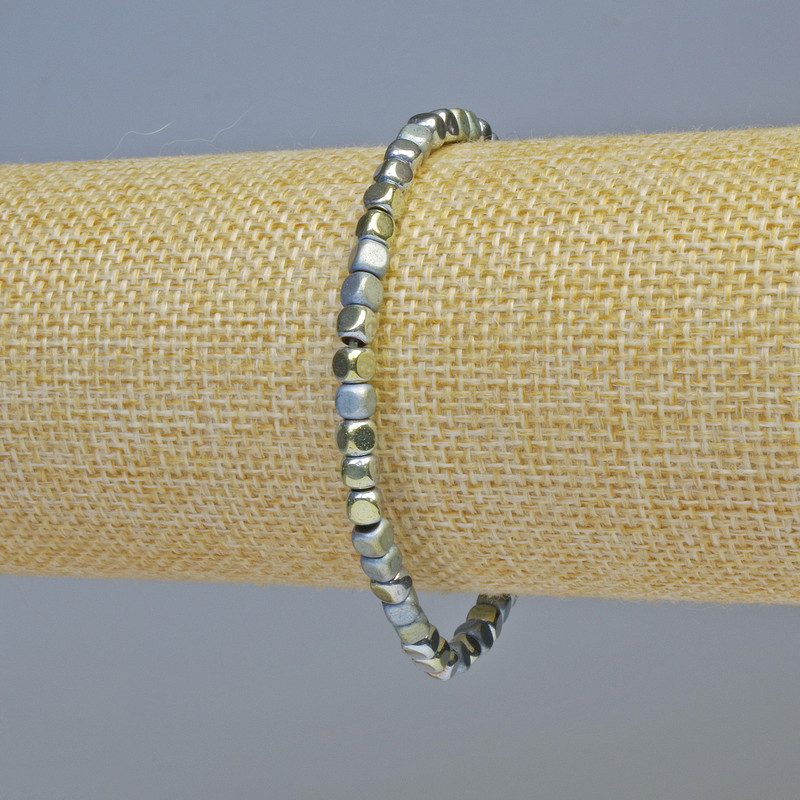 Bransoletka z hematytu – kostki, kolor błękitno-złoty, matowy i błyszczący, średnica 4×4 mm, długość 18 cm, elastyczna