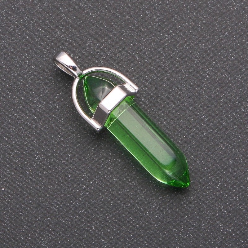 Wisiorek zielony sześciokątny 8x35x41 mm