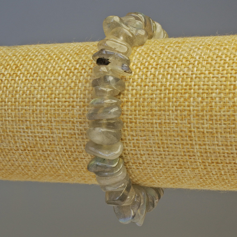 Bransoletka z labradorytu, naturalny kamień – fragmenty, średnica 10–12×3 mm, długość 18 cm, elastyczna