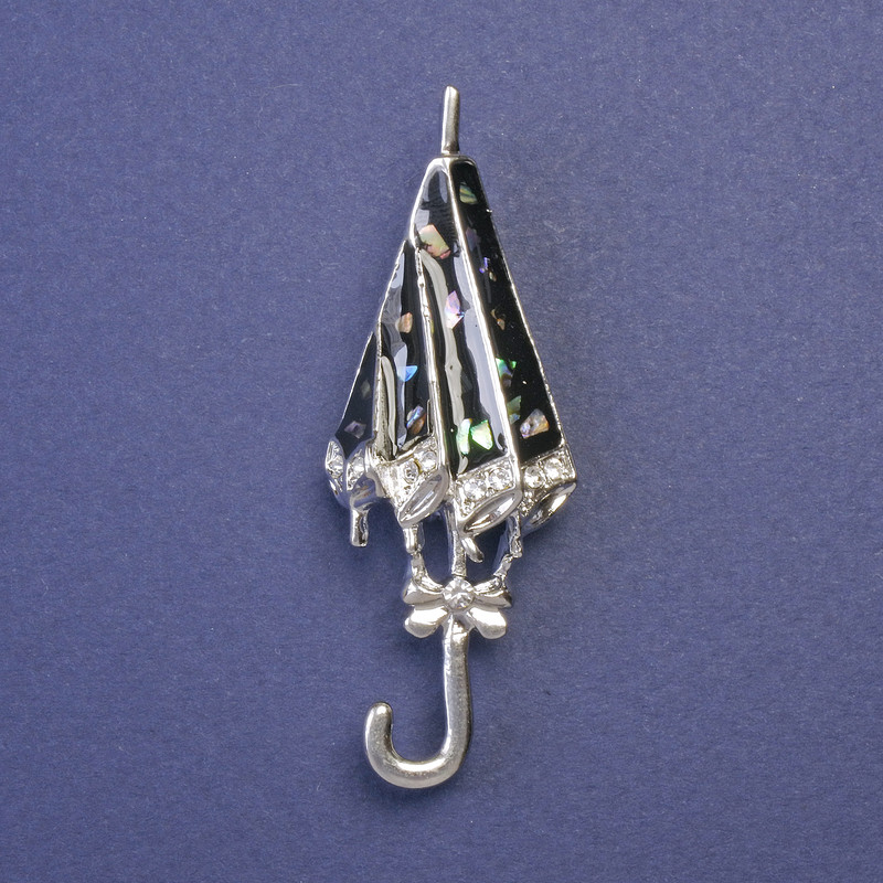 Broszka Parasolka halitu, emalia, kolor metalu srebrzysty 59×21 mm+