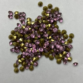 Fioletowe kryształy strassowe, średnica 2 mm (+/-), opakowanie 4 g (+/-)