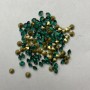 Kryształki strass w kolorze zielonym, średnica 2 mm (±), opakowanie 3 g (±)