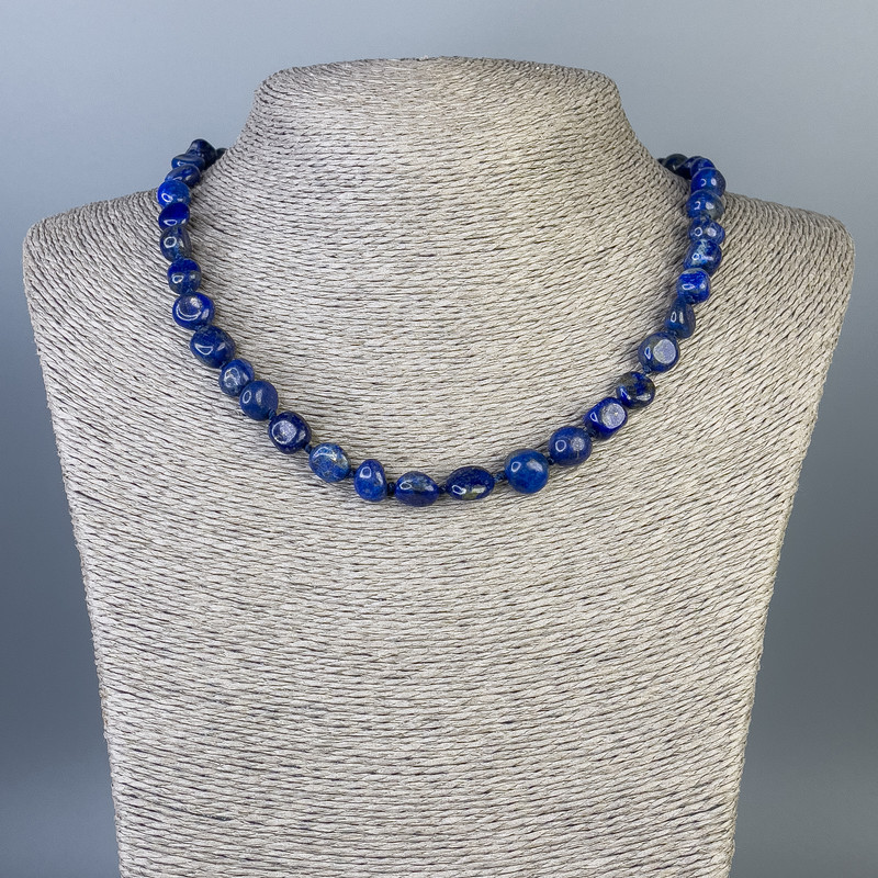 Naszyjnik z lazurytu, średnice 11×8 mm i 10×6 mm, długość 48 cm ±