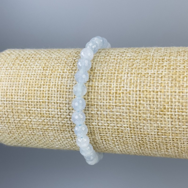 Bransoletka z akwamarynu, fasetowana kulka, średnica 6 mm, długość 18 cm, elastyczna