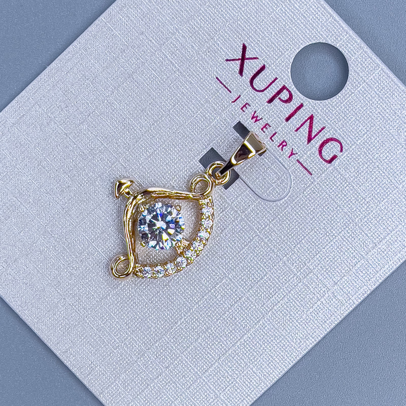 Wisiorek Xuping „Łuk” z białymi cyrkoniami, średnica 14 mm, długość 23 mm, pozłacanie 18K