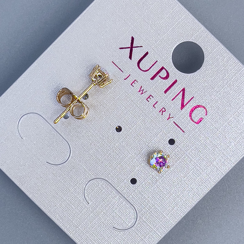 Kolczyki sztyfty Xuping z kamieniem tęczowym o średnicy 4 mm, pozłacane 18K