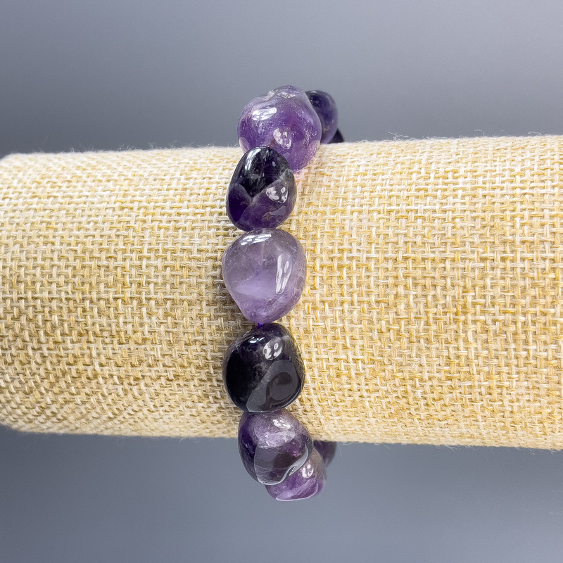 Bransoletka z ametystu fasetowanego, średnica 18×12 mm ±, średnica 12×11 mm ±, długość 18 cm, elastyczna