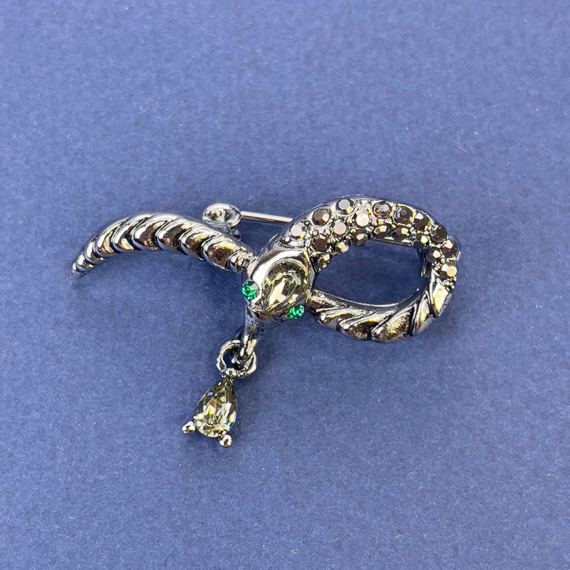 Broszka wąż, kolor szary, z szarymi cyrkoniami, metal srebrzysty, 39x22 mm+