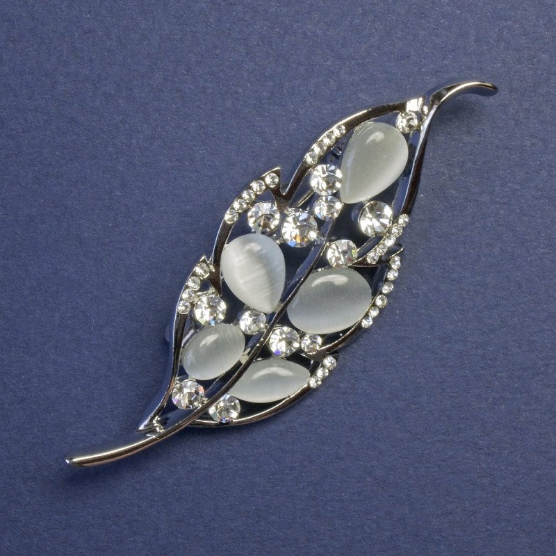 Broszka Liść Kocie Oko, białe kryształy, srebrzysty metal, 64×24 mm+