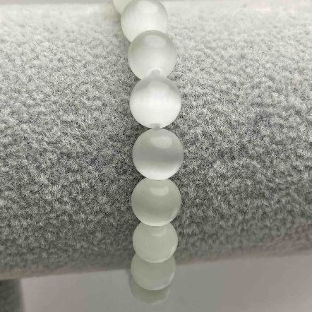 Bransoletka z białego kociego oka, gładkie kulki, średnica 8 mm, długość 18 cm (rozciągliwa)