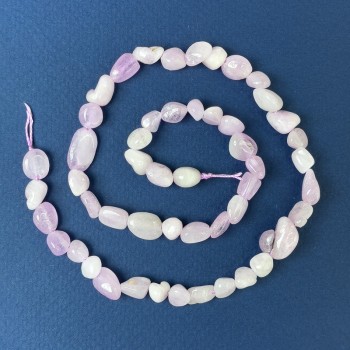 Koraliki kunzyt fasetowane na nitce, 6–12×5–7 mm, długość 39 cm+