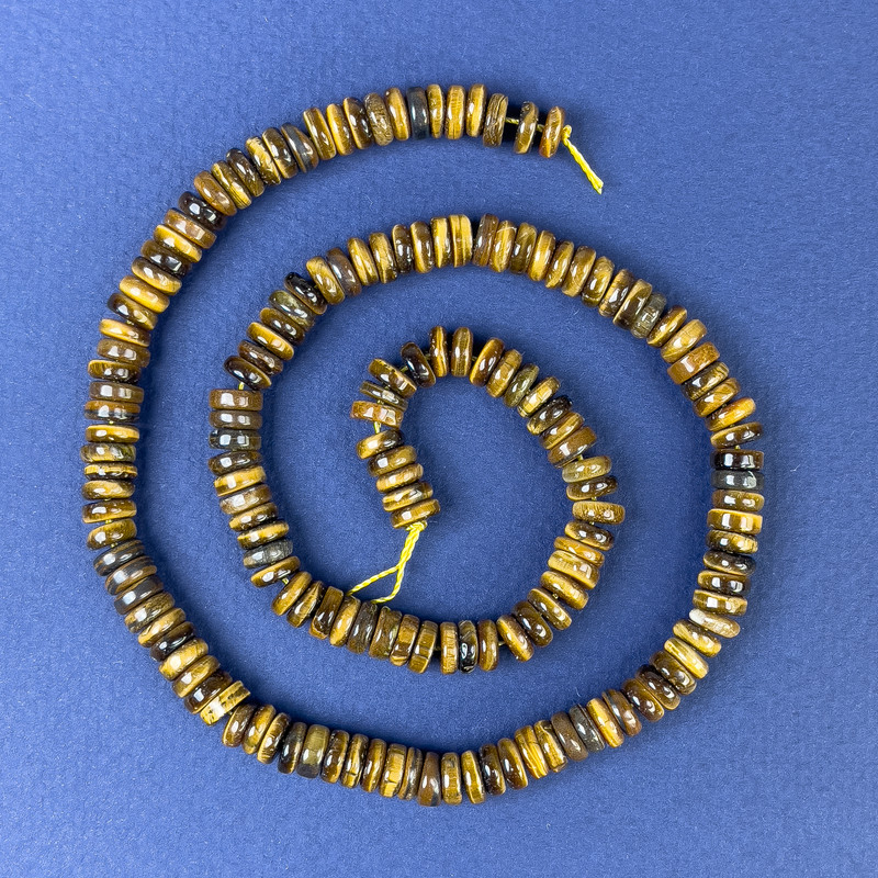 Koraliki z Tygrysiego Oka w formie dysków 6×2 mm na nici, długość 39 cm+