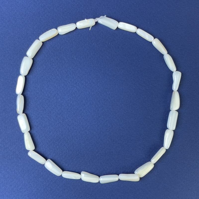 Koraliki soczewkowe z naturalnego perłowego połysku 14×5 mm ± na nitce, długość 39 cm+