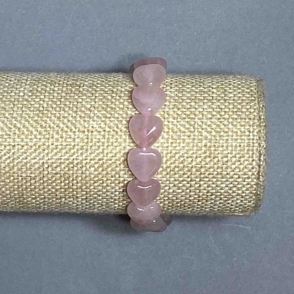 Bransoletka z różowego kwarcu w kształcie serca, średnica około 12x12 mm, długość 18 cm +/- elastyczna