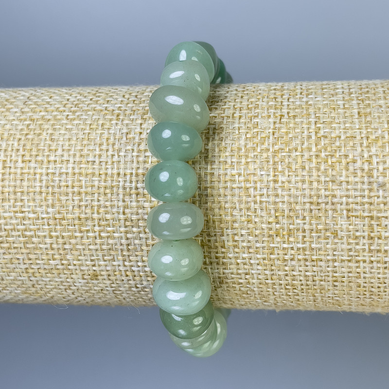 Bransoletka z nefrytu fasetowanego, średnica około 11×8 mm, długość około 18 cm, elastyczna