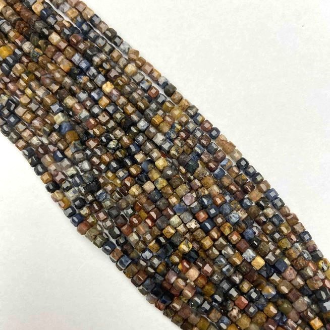 Koraliki pietersytu fasetowane kostki 3 mm, długość 39 cm