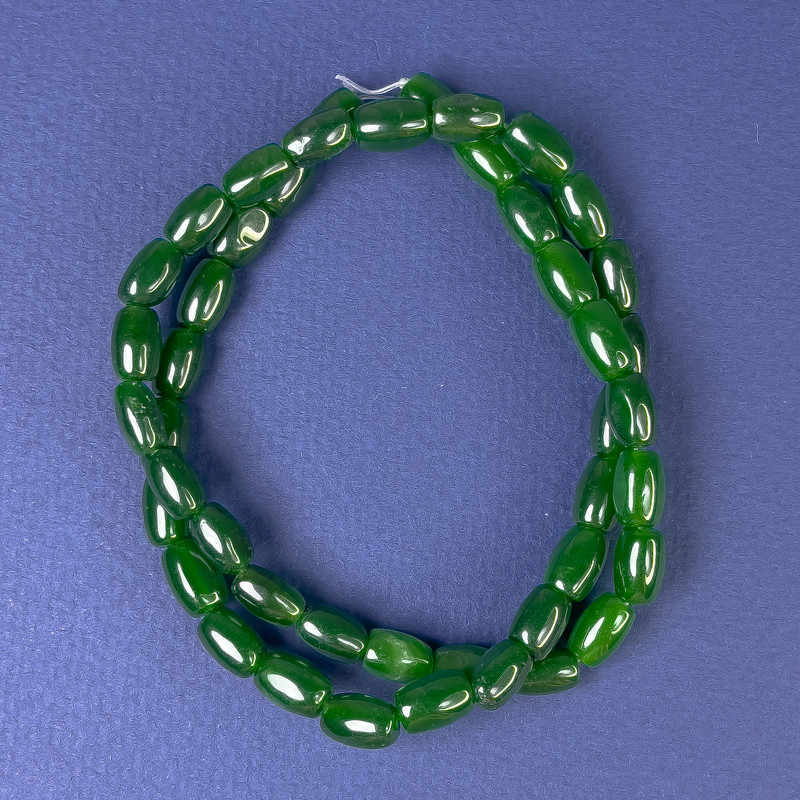 Koraliki baryłkowe z chryzoprazem, średnica 8 x 6 mm, długość 37 cm na nici
