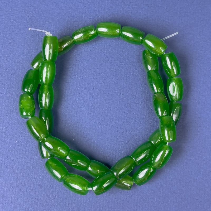 Koraliki z chryzoprazu w kształcie beczki, średnica 11x7,5 mm, długość 38 cm na nitce