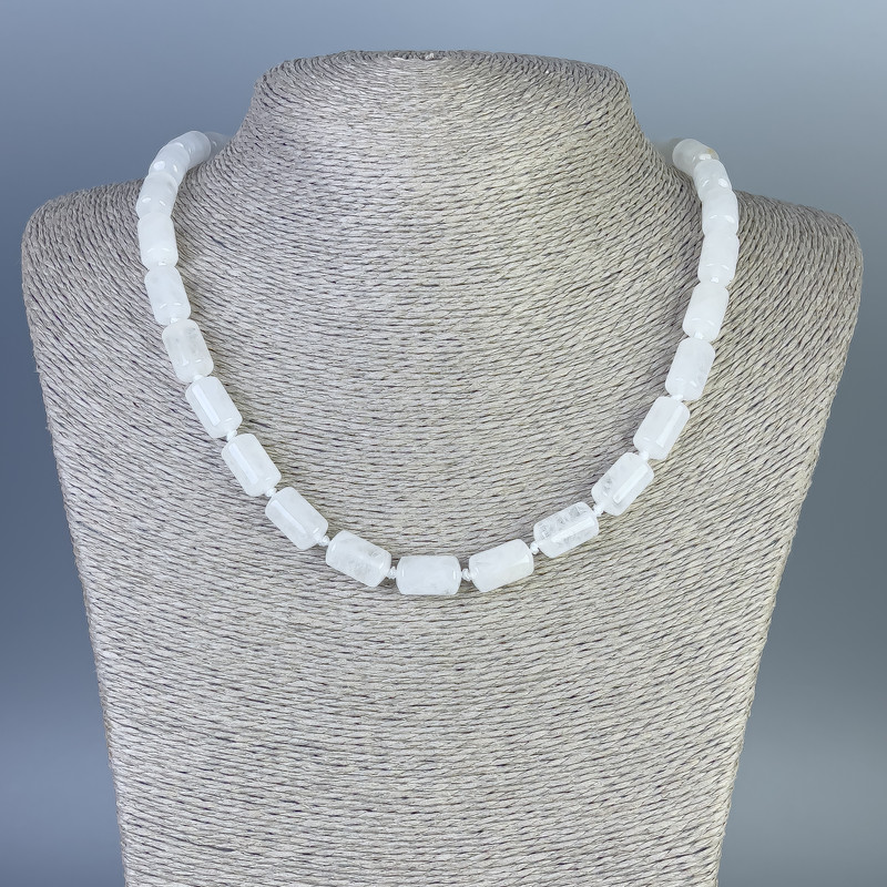 Naszyjnik z górskiego kryształu — zaokrąglony cylindryczny koralik, średnica 14×8 mm, długość 45 cm, z zapięciem