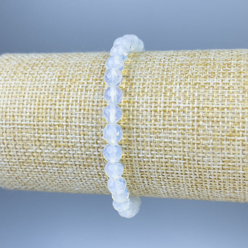 Bransoletka z kamieniem księżycowym, fasetowana kulka, średnica 6 mm ±, długość 18 cm ±, elastyczna
