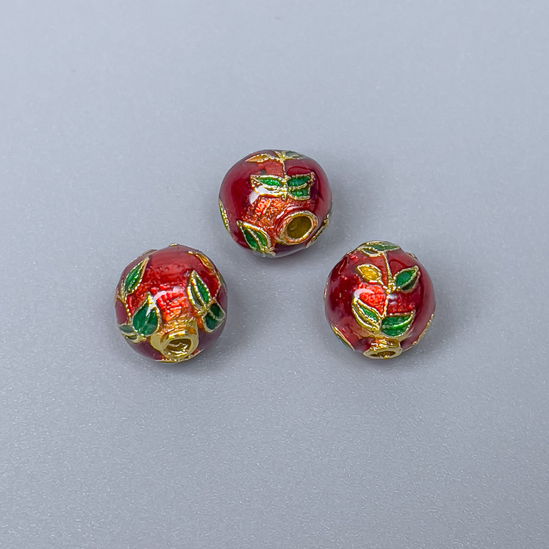 Koralik Cloisonné czerwono-zielony z emalią, średnica 9 mm, otwór 2 mm, złoty kolor metalu, 1 szt.