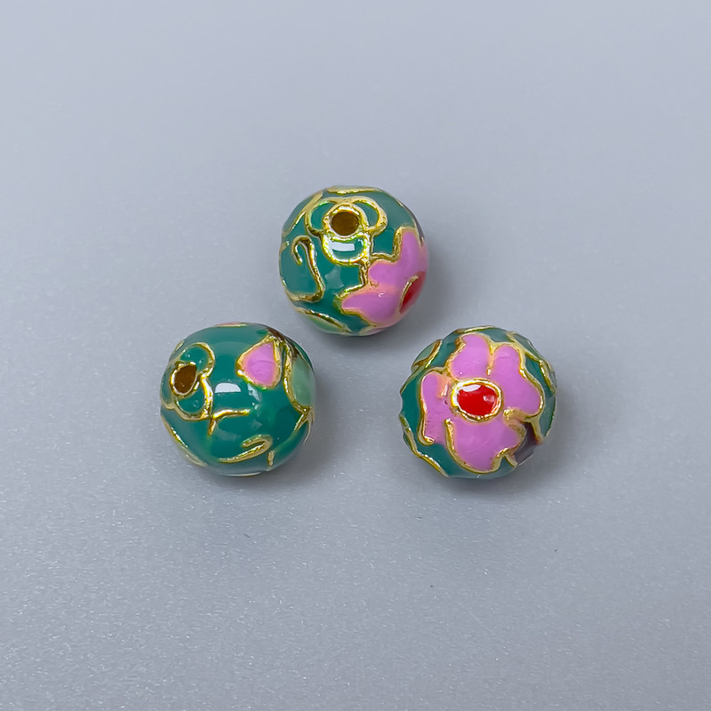 Koralik Cloisonné z emalią fioletowo-zieloną, średnica 10 mm, otwór 2 mm, kolor metalu: złoty, 1 szt.