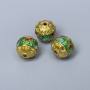 Koralik Cloisonné zielony, czerwony i błękitny z emalią, średnica 11 mm ±, otwór 1,8 mm, złoty kolor metalu, 1 szt.
