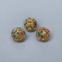 Koralik Cloisonné czerwono-turkusowy z emalią, średnica 10 mm, otwór 2 mm, kolor metalu złoty, 1 sztuka