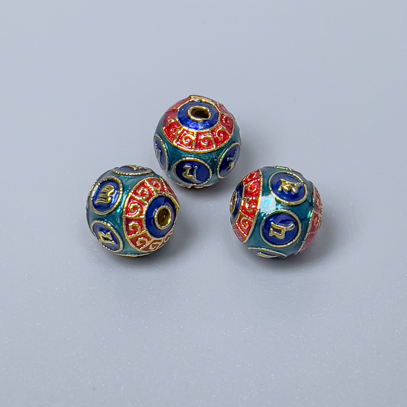 Koralik Cloisonné czerwony, turkusowy i niebieski z emalią, średnica 8 mm, otwór 1,5 mm, złocisty kolor metalu, 1 sztuka