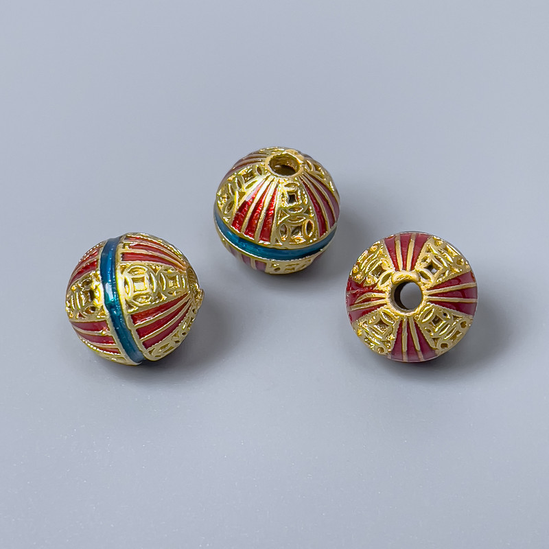 Koralik Cloisonné czerwono-turkusowy z emalią, średnica 10 mm ±, otwór 2 mm, złoty kolor metalu, 1 szt.