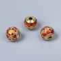 Koralik Cloisonné czerwono-zielony z emalią, średnica 10×9 mm, otwór 3 mm, złoty kolor metalu, 1 szt.