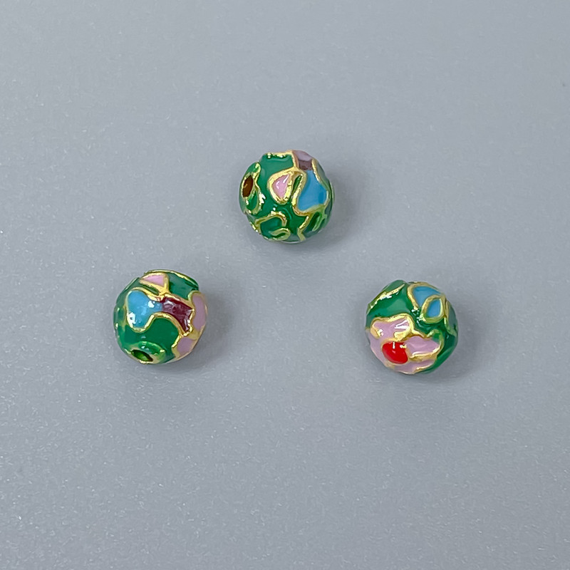 Koralik cloisonné zielono-liliowa emalia, średnica 6 mm ±, otwór 1 mm, złocisty kolor metalu, 1 szt.