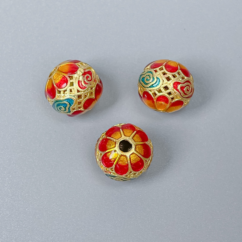 Koralik Cloisonné, czerwony, żółty, zielony, emalia, średnica 10×9 mm, otwór 5 mm ±, średnica 2 mm, złoty kolor metalu, 1 sztuka