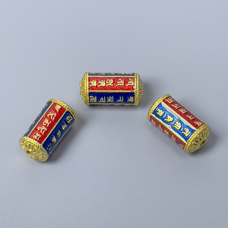Koralik Cloisonné cylindryczny, niebiesko-czerwona emalia, średnica 7×14 mm, otwór 1,5 mm, kolor metalu złocisty, 1 sztuka