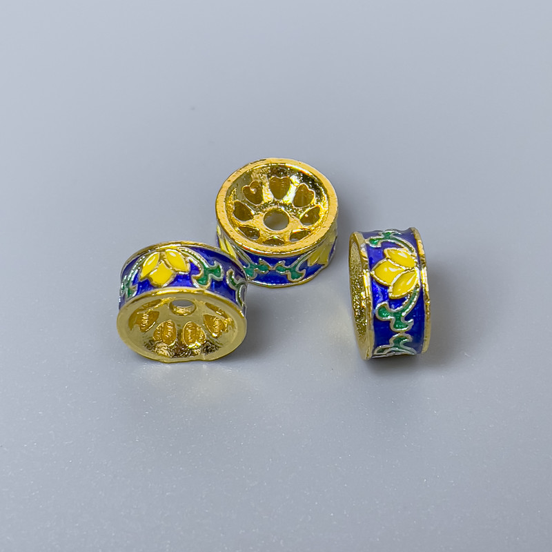 Koralik cloisonné rondel niebiesko-żółto-zielony z emalią, średnica 10×5 mm, otwór 2 mm, kolor metalu złoty, 1 szt.