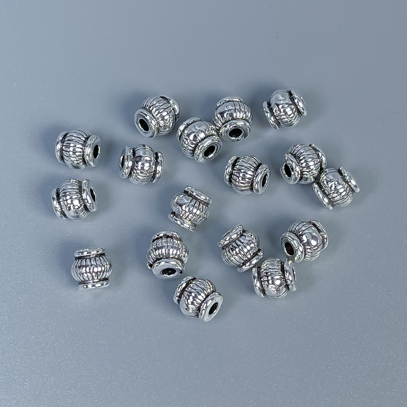 Złączka koralikowa – wstawka, kolor metalu: srebro, średnica 5×5 mm, otwór około 1,8 mm, opakowanie 40 szt.