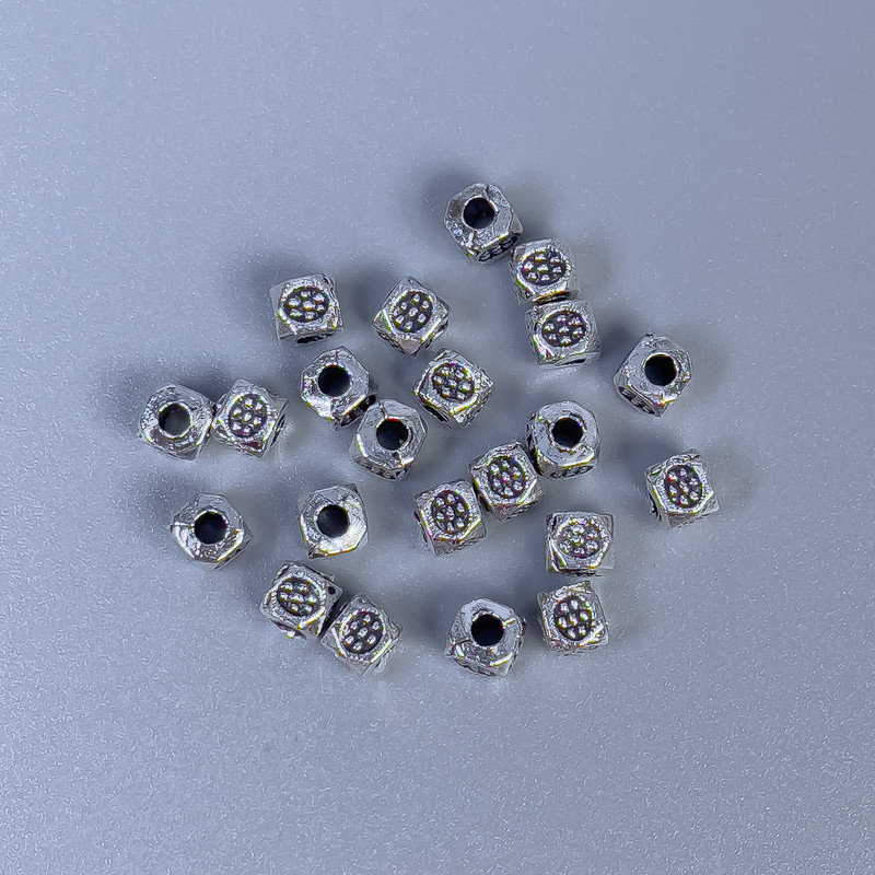 Koralik-wkładka, kolor metalu srebrny, średnica 3×3 mm ± otwór, średnica 1 mm ± opakowanie 20 g (~150 szt.)