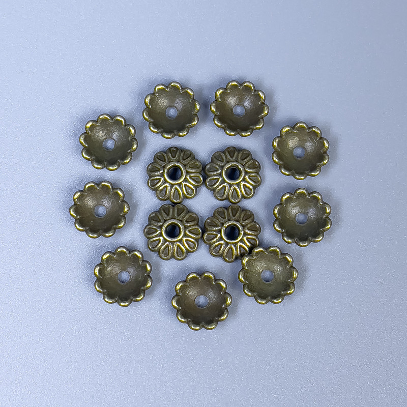 Czapeczka do koralika, kolor metalu: brązowy, średnica 8×1 mm ± otwór, średnica 1,5 mm ± opakowanie (~32 szt.)