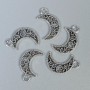 Zawieszka Księżyc, kolor metalu: srebro, wymiary 18×11×1,5 mm, otwór 2 mm, opakowanie 14 szt.