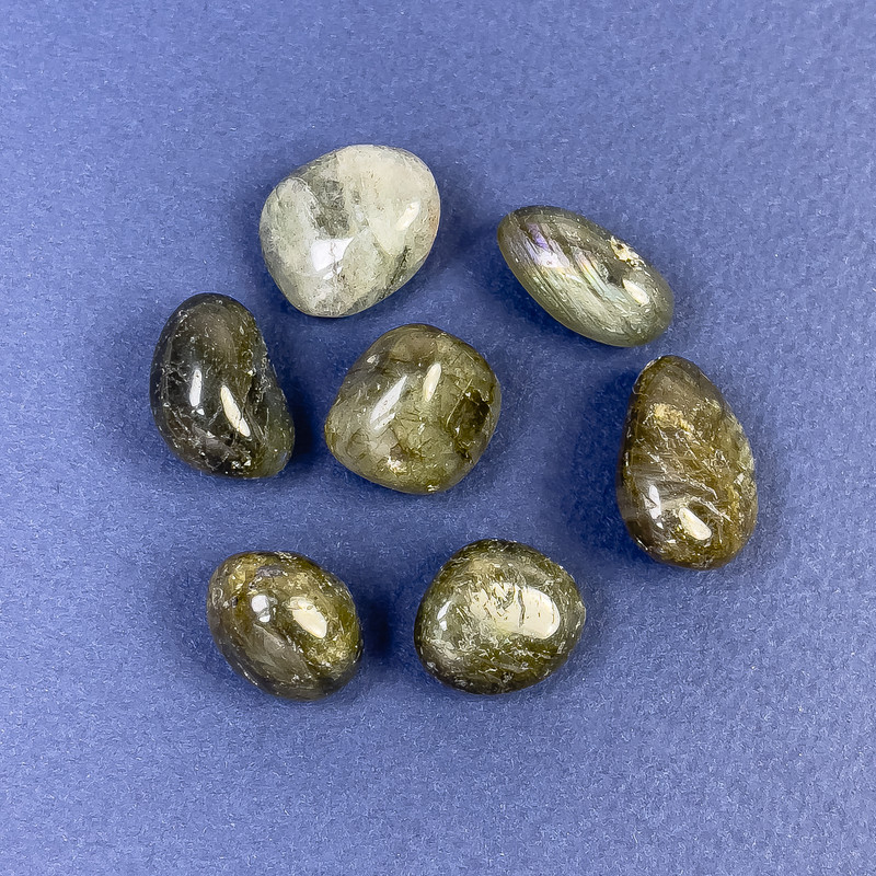 Pamiątkowy kamień naturalny labradoryt fasetowany ~ wymiary 12×16–22×15 mm (±) ~ masa 2–5 g. ± /szt. (cena za 100 g)