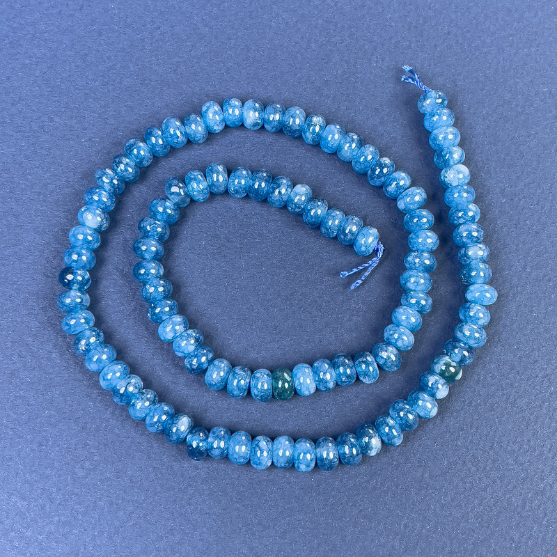 Koraliki apatytu w kształcie rondeli 6×4 mm na nici, długość 37 cm+