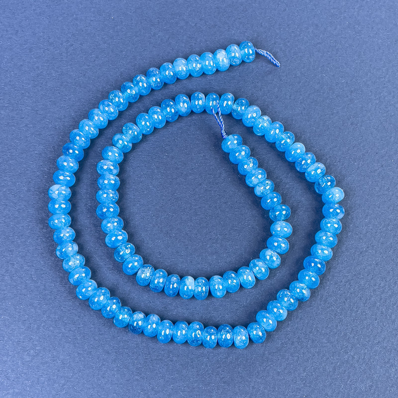 Koraliki apatytu w kształcie rondeli 6x4 mm na nici, długość 38 cm+