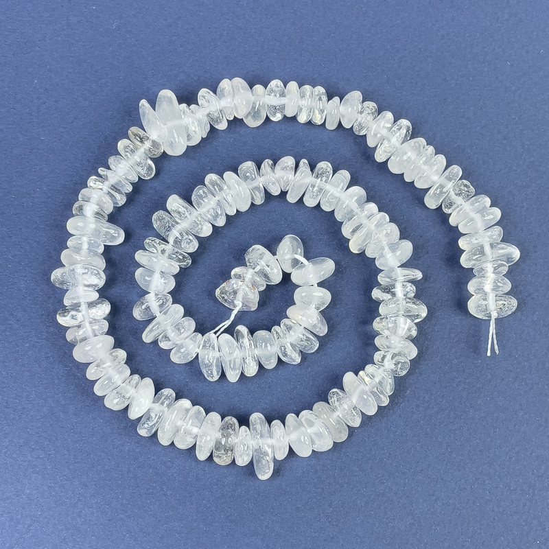 Koraliki z górskiego kryształu – drobinka 9-12×2-4 mm na żyłce, długość 39 cm+