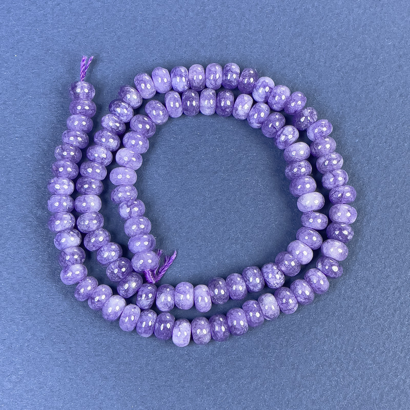 Koraliki z lepidolitu w formie rondeli 6×4 mm ± na nitce, długość 38 cm+
