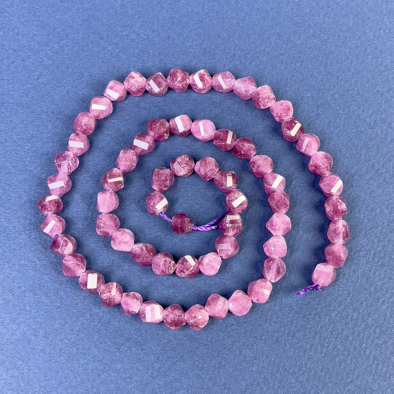 Koraliki z turmalinu w kształcie rombu, 5×6 mm, na nitkę, długość 38 cm+
