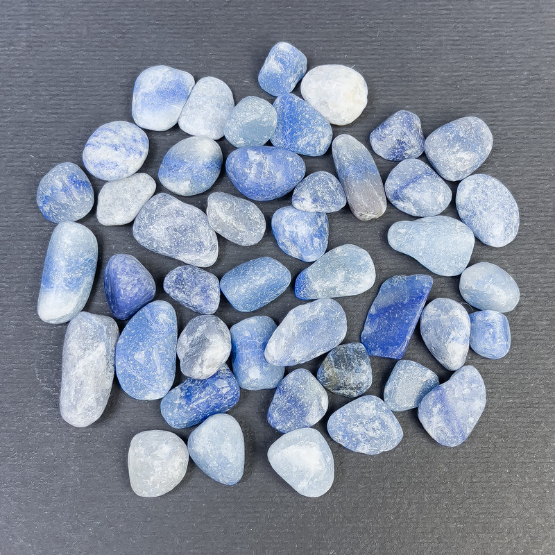 Naturalny kamień – niebieska awenturyna, fasetowane samorodki bez otworu 10–14×4–6 mm (±) (za 100 g ±)