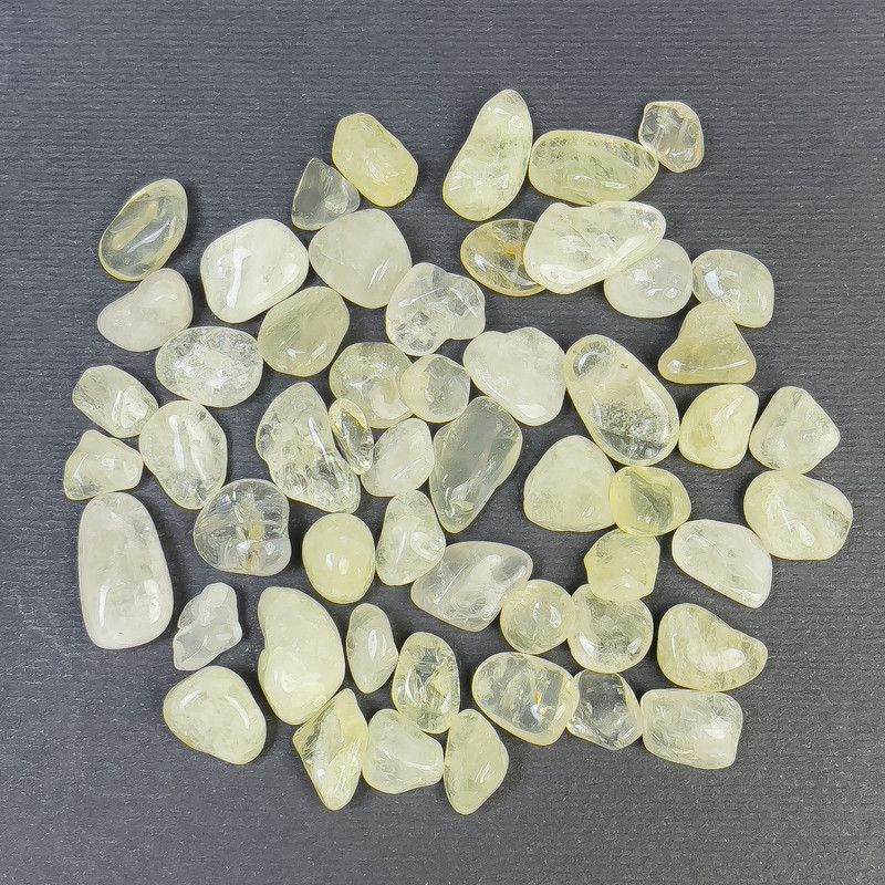 Naturalny kamień cytryn – obrobione samorodki bez otworu o wymiarach 8–16×6–9 mm (+/-)
