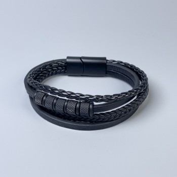 Bransoletka męska z ekoskóry czarna z metalowymi wstawkami, grubość 10-22 mm ±, długość 22 cm ±, czarny metal na zapięciu