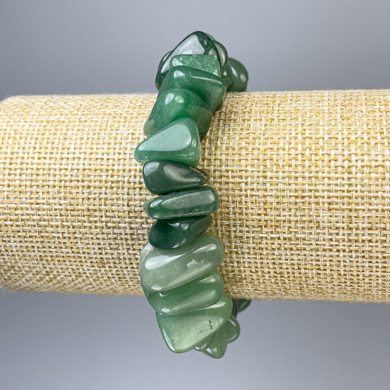 Bransoletka z nefrytu fasetowanego 17×7 mm, długość około 18 cm, na elastycznej gumce