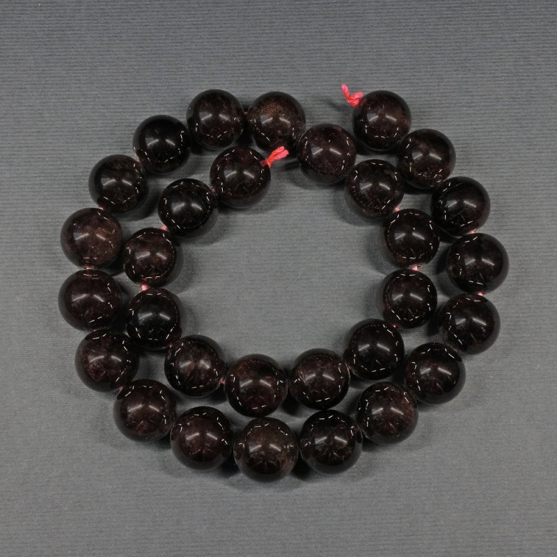 Koraliki granatu, gładkie kule 13 mm, na nitce, długość 39 cm
